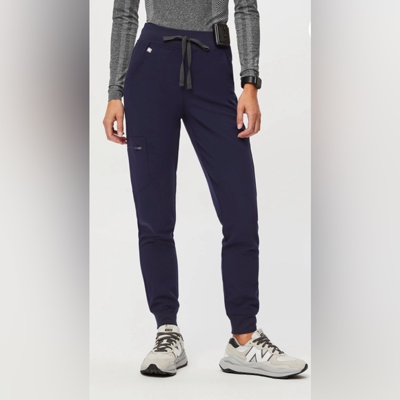 Figs Scrub Set - Picture 3 of 11